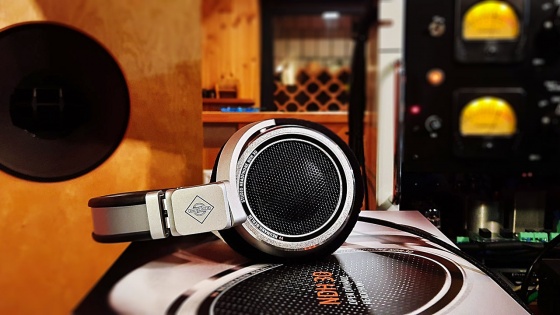 Referenz Studiokopfhörer Neumann NDH30 im Klangdialog mit den ALTEC 604D